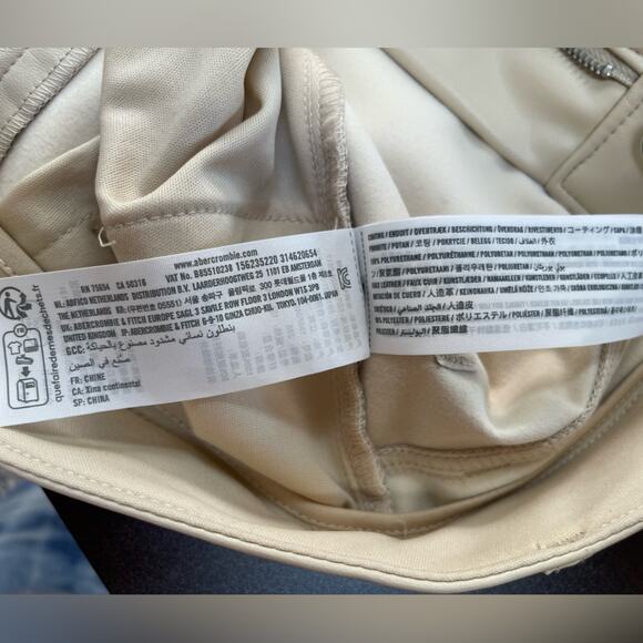 Abercrombie Curve Love 90’s Ultra High Rise Straight vegan Leather Cream 8 Short - Picture 7 of 11